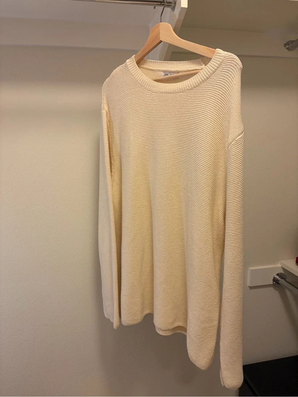 Zara Men's Cream Ribbed Crewneck Sweater